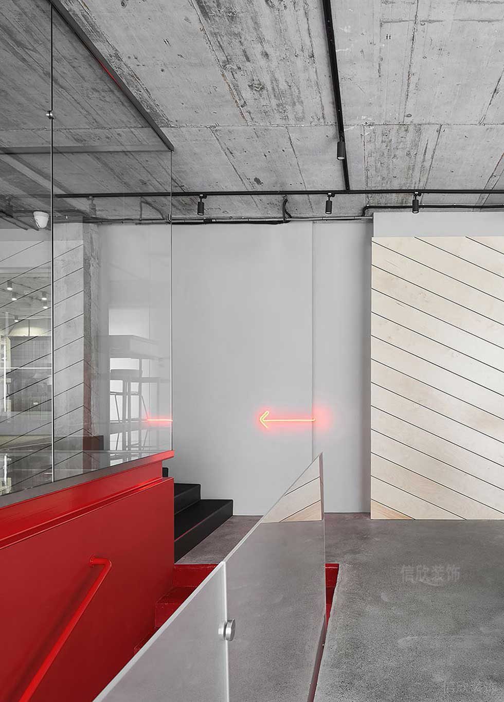 現(xiàn)代簡(jiǎn)約風(fēng)格辦公室樓梯空間裝修圖