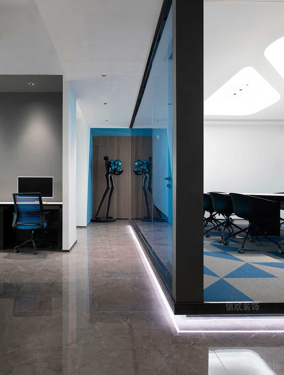 現(xiàn)代簡約風格辦公室裝修案例會議室走道效果圖