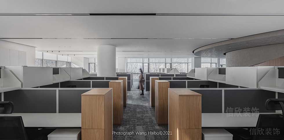 現(xiàn)代簡(jiǎn)約風(fēng)格公司空間辦公區(qū)裝修圖