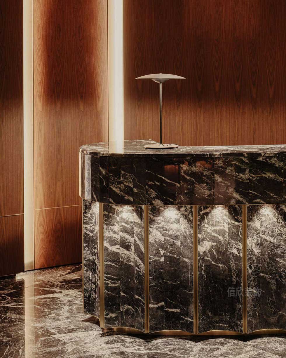 現(xiàn)代輕奢風(fēng)辦公室前廳服務(wù)臺裝修圖