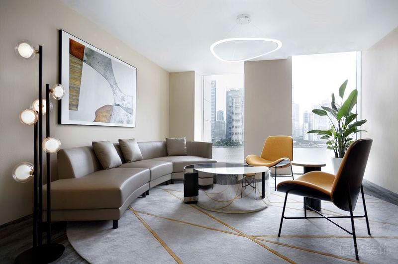 弧線設計效果圖皮革棕色沙發(fā)洽談室裝修天花吊頂落地燈