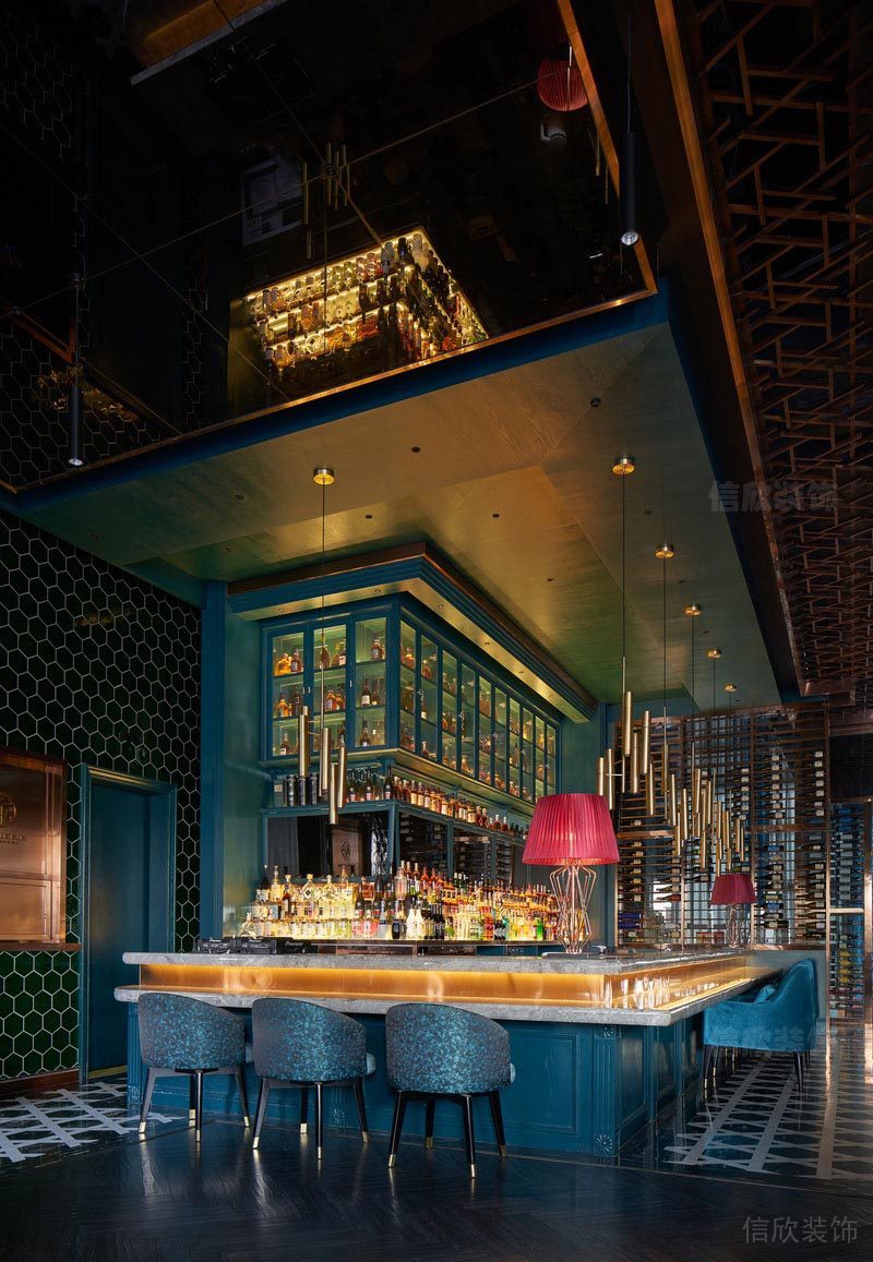西餐廳裝修藍色酒吧臺