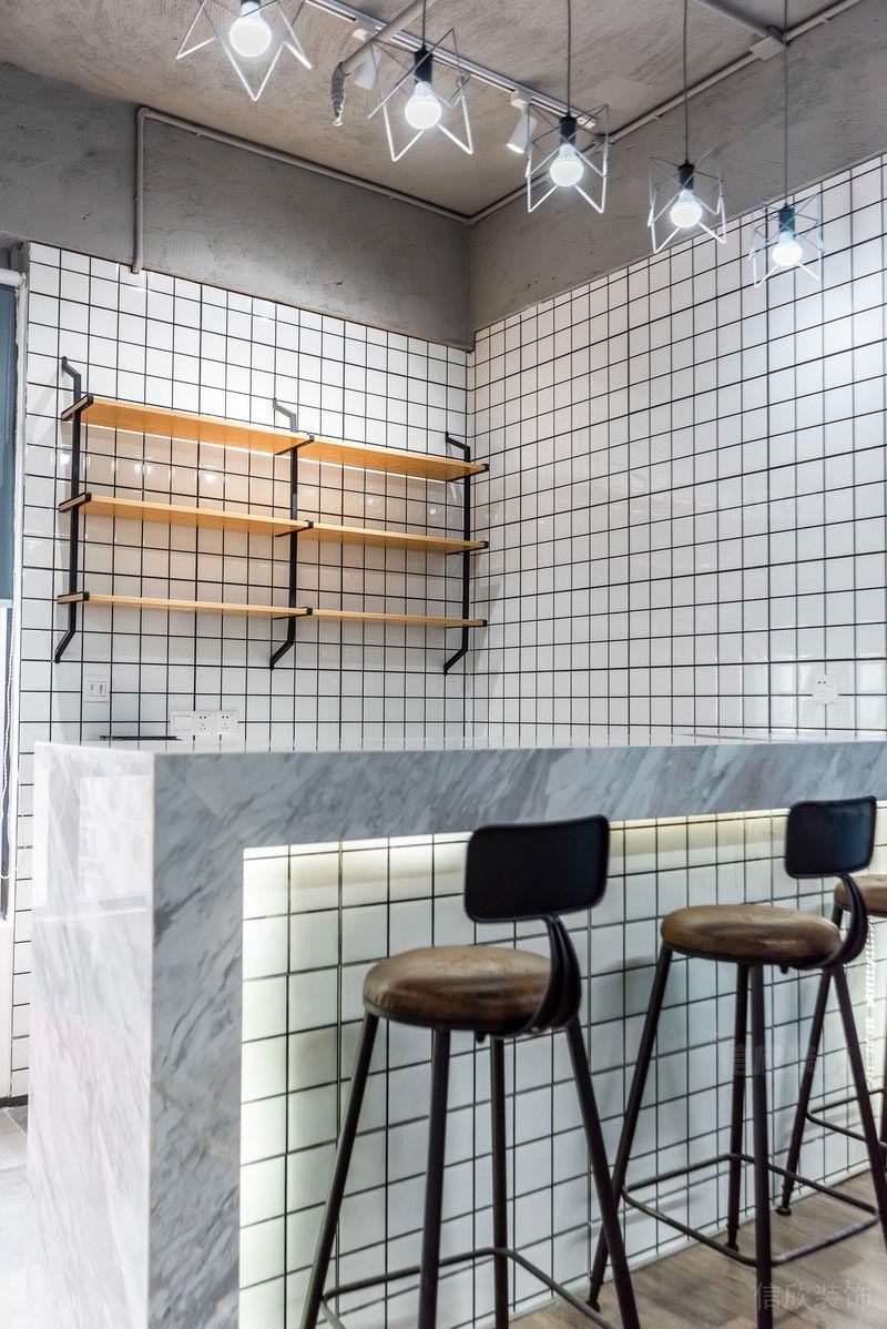 龍崗網(wǎng)絡(luò)公司辦公室吧臺區(qū)裝修