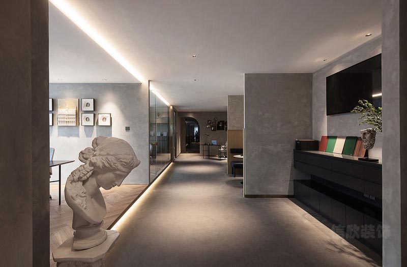 深圳南山現(xiàn)代工業(yè)風(fēng)設(shè)計(jì)公司辦公室裝修藝術(shù)雕塑