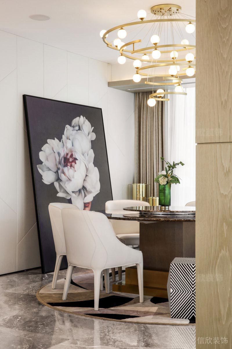 深圳市中山區(qū)南頭海雅繽紛里餐廳圓桌