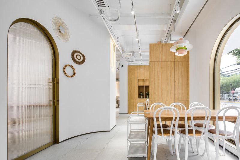 福田北歐風(fēng)格餐廳裝修火鍋店設(shè)計(jì)效果圖原木柜體