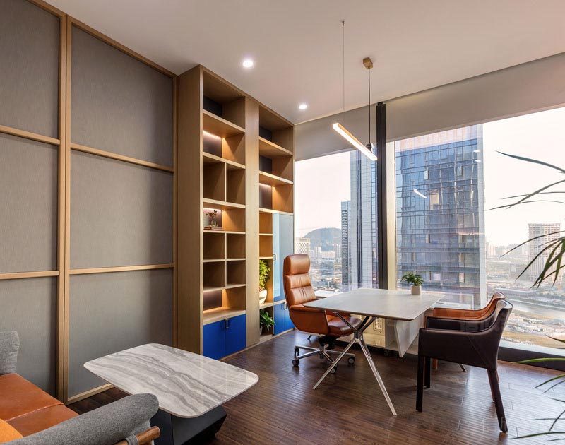 經(jīng)理辦公室簡約的辦公桌效果圖