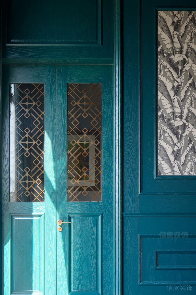 深圳市南山區(qū)中式餐廳藍色門