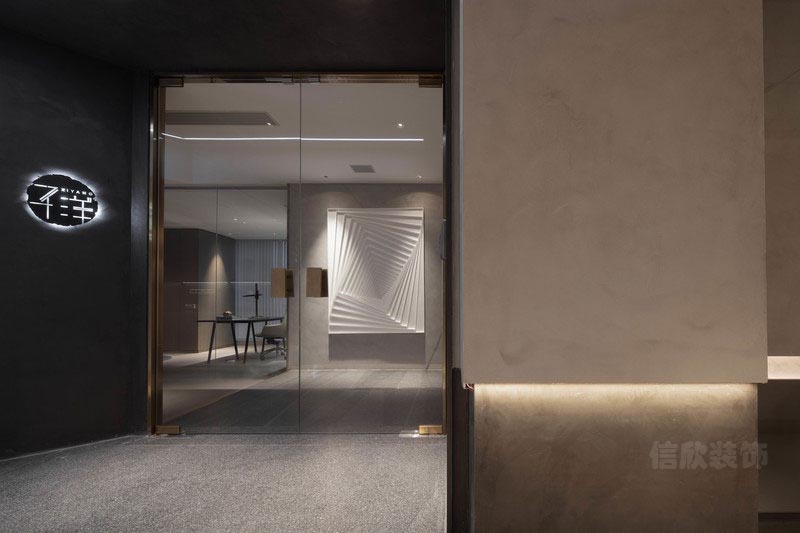 深圳南山現(xiàn)代工業(yè)風(fēng)設(shè)計(jì)公司辦公室裝修入口