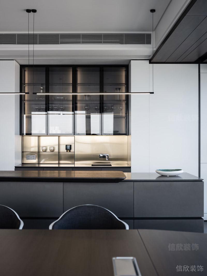 深圳福田區(qū)山語(yǔ)清暉花園餐桌