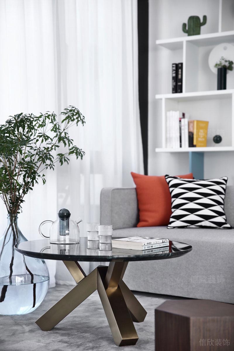 深圳市福田區(qū)東海國(guó)際公寓書柜