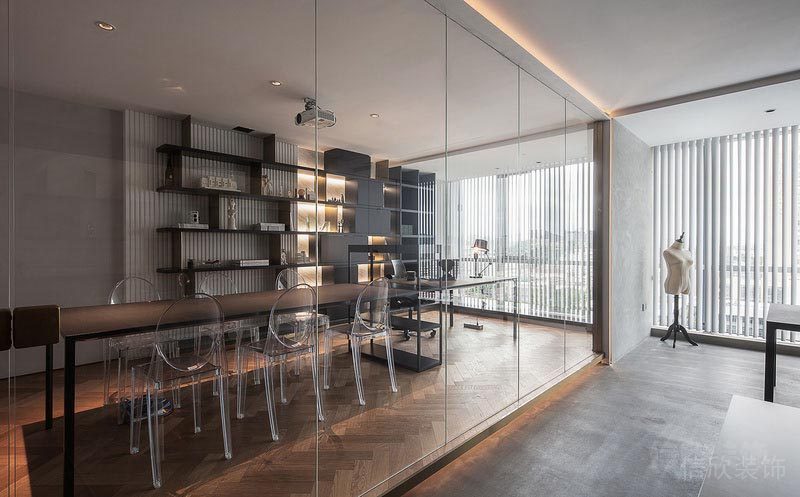 深圳南山現(xiàn)代工業(yè)風(fēng)設(shè)計(jì)公司辦公室裝修氛圍調(diào)性