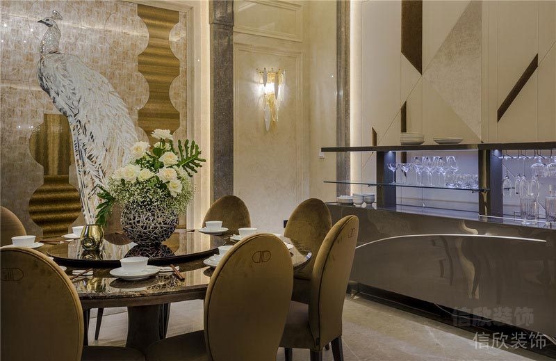 深圳市龍華區(qū)仁山智水別墅餐廳邊柜