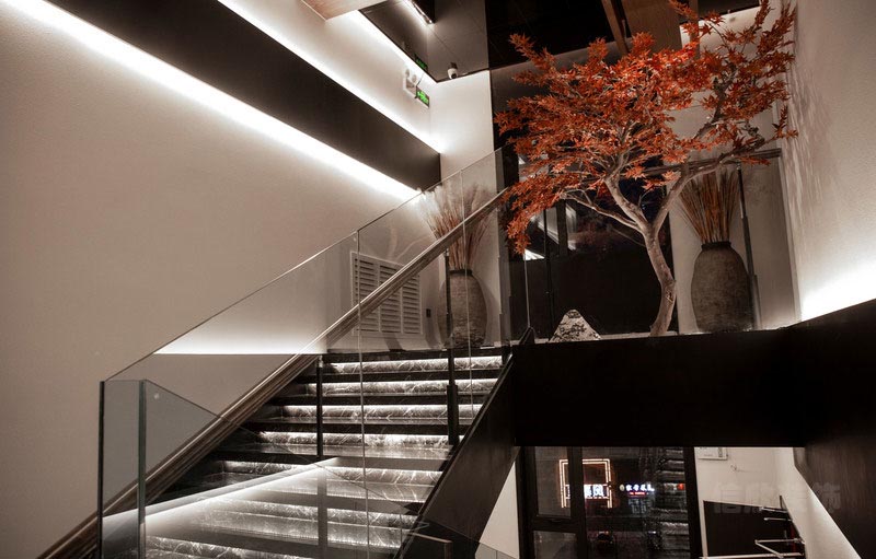 深圳羅湖新中式餐飲會(huì)所裝修設(shè)計(jì)施工樓梯