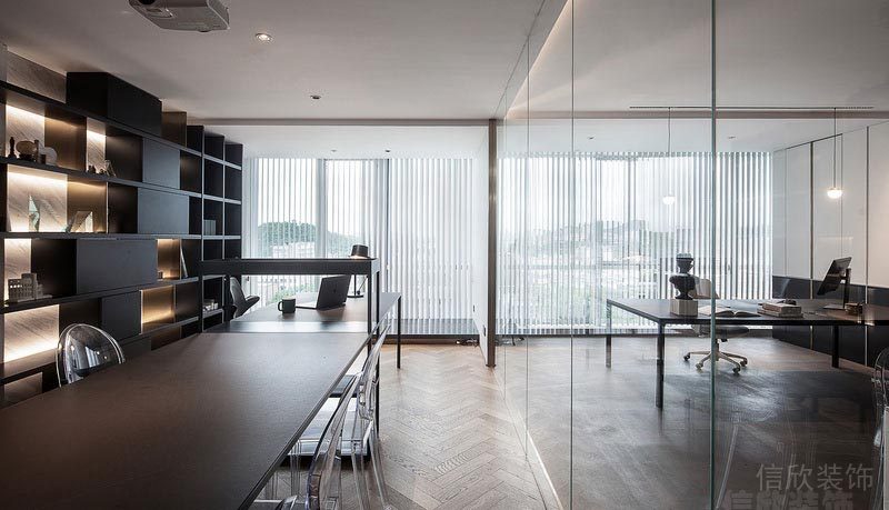 深圳南山現(xiàn)代工業(yè)風(fēng)設(shè)計(jì)公司辦公室裝修經(jīng)理辦公室