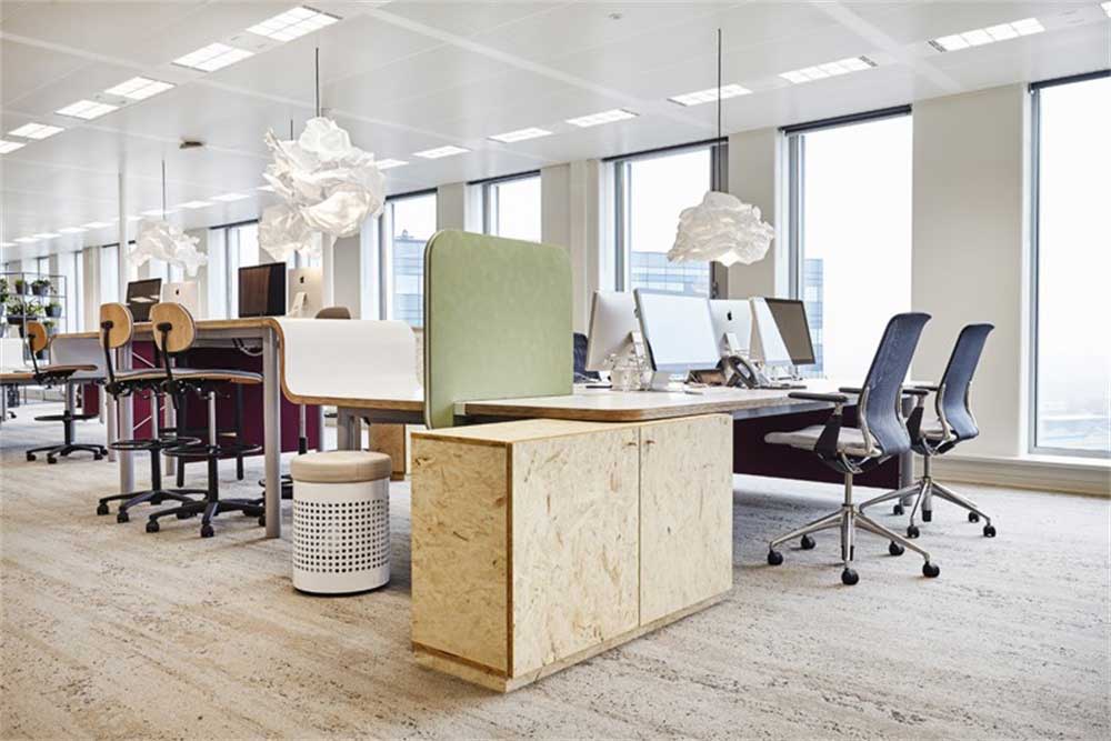 深圳鹽田壹海城簡(jiǎn)約風(fēng)格辦公室裝修設(shè)計(jì)案例辦公區(qū)采光效果