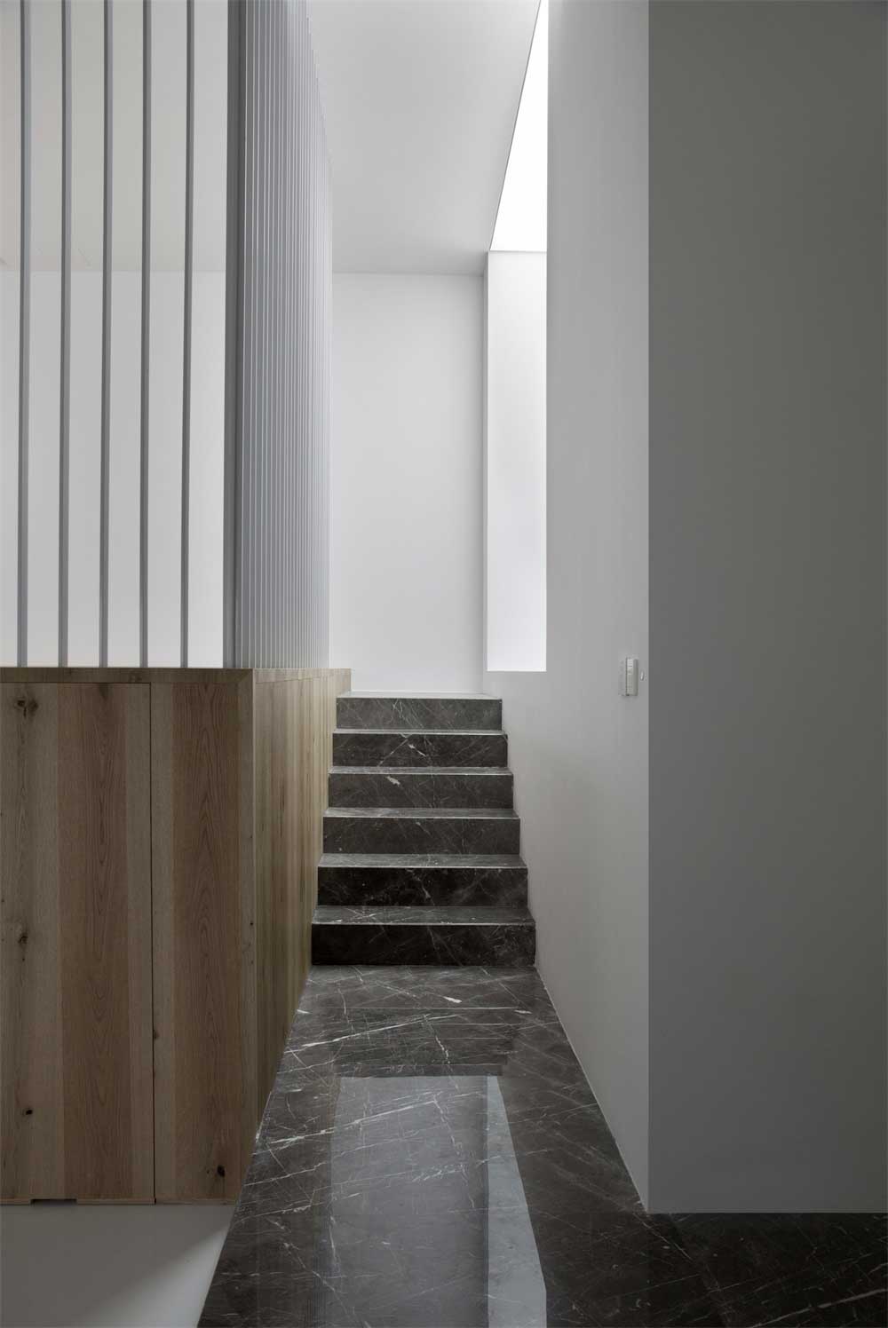 深圳市南山1000平新中式設(shè)計(jì)機(jī)構(gòu)裝修樓梯 深圳市南山1000平新中式設(shè)計(jì)機(jī)構(gòu)裝修樓梯