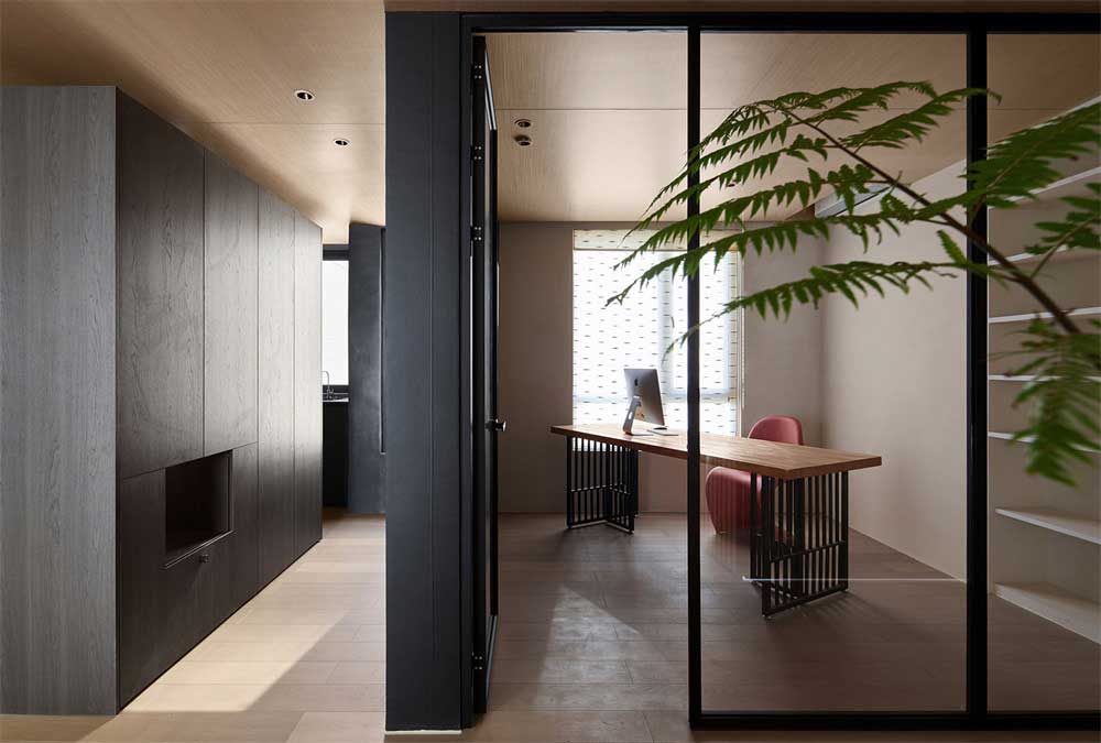 深圳南山500平方極簡(jiǎn)風(fēng)格辦公室裝修經(jīng)理辦公室