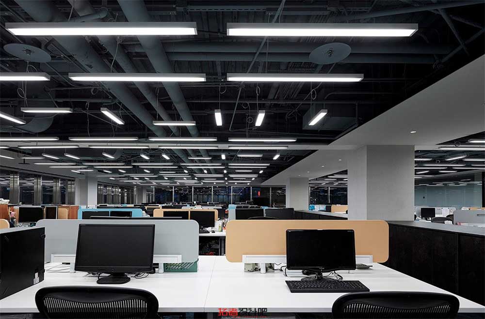 深圳龍華信利康樂創(chuàng)薈大廈簡約風(fēng)格辦公室裝修設(shè)計案例辦公區(qū)