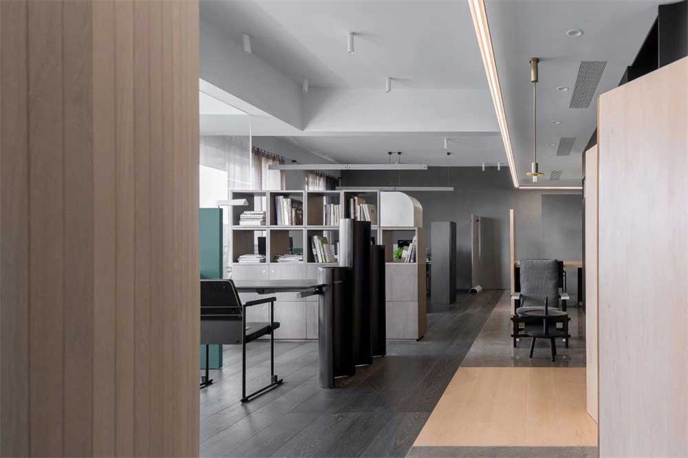 深圳市羅湖1600平原木風(fēng)辦公室裝修設(shè)計(jì)開放式辦公區(qū)