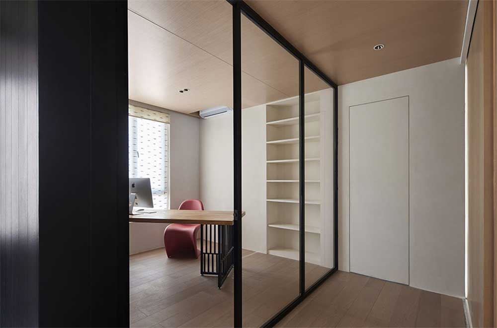 深圳南山500平方極簡(jiǎn)風(fēng)格辦公室裝修經(jīng)理辦公室玻璃隔斷