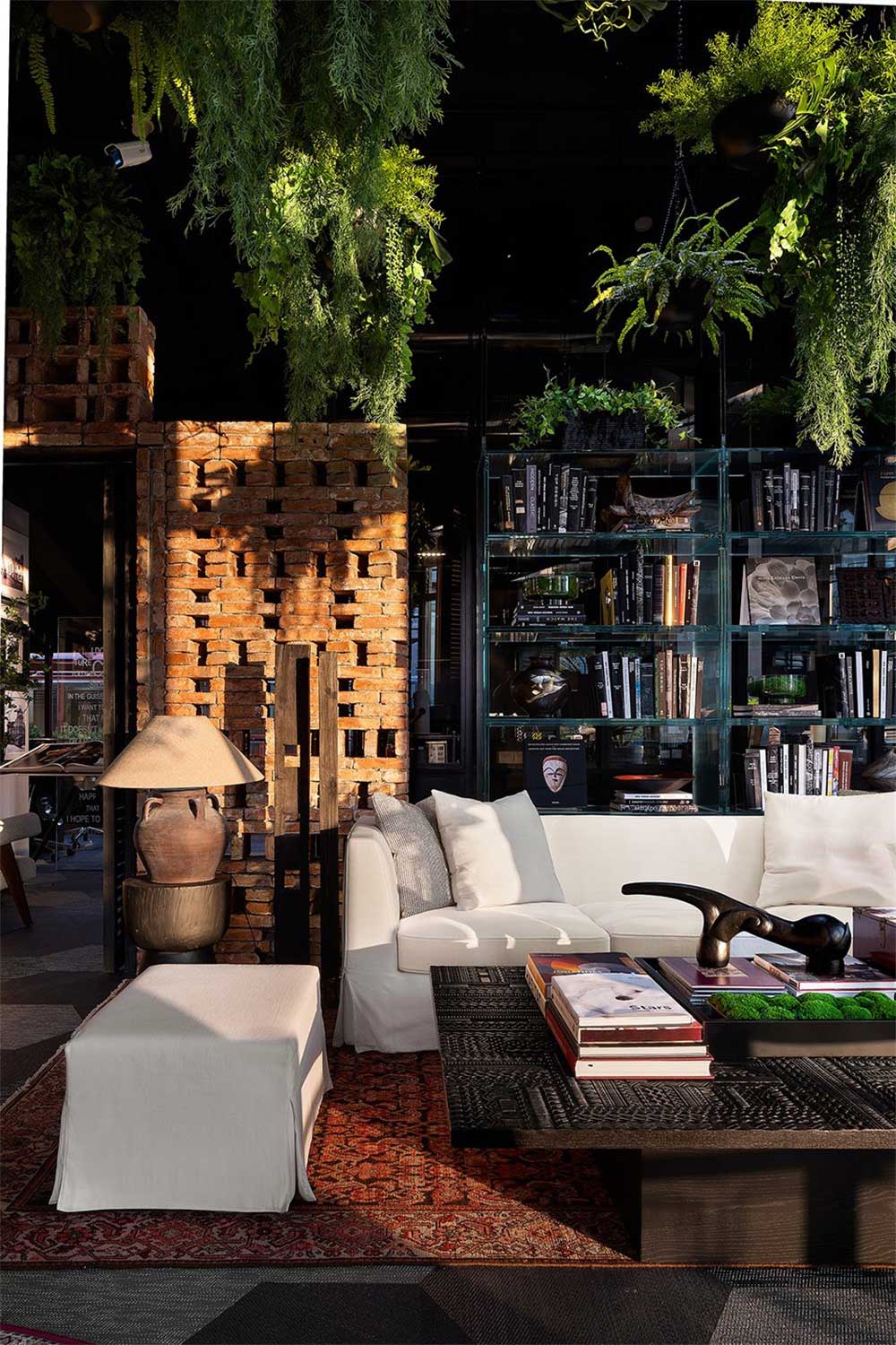 深圳龍崗500平方工業(yè)風(fēng)辦公室裝修接待等候區(qū)