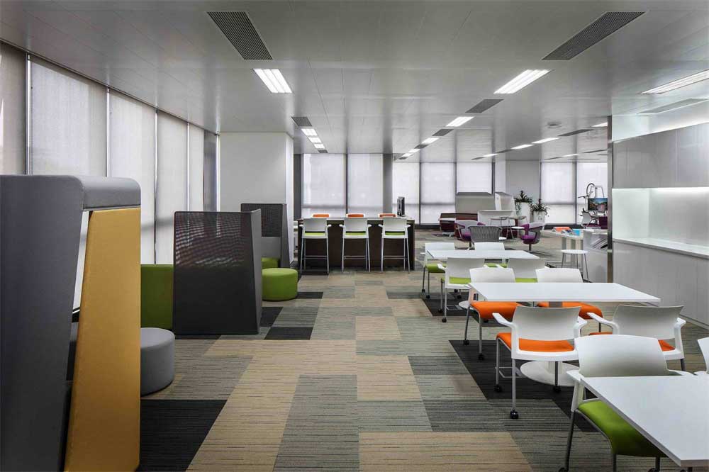 深圳福田500平方現(xiàn)代風(fēng)格辦公室裝修辦公區(qū)燈具