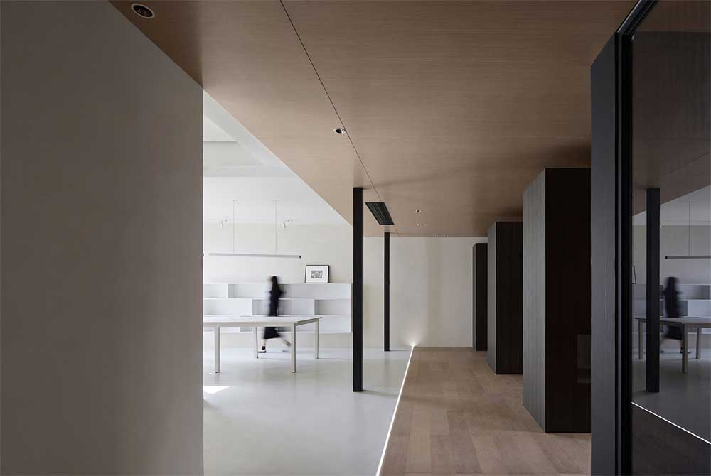 深圳南山500平方極簡(jiǎn)風(fēng)格辦公室裝修過(guò)道區(qū)