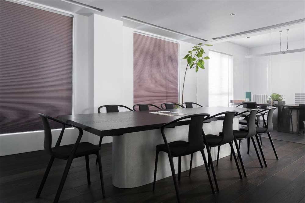 深圳市羅湖1600平原木風(fēng)辦公室裝修設(shè)計(jì)會(huì)議室