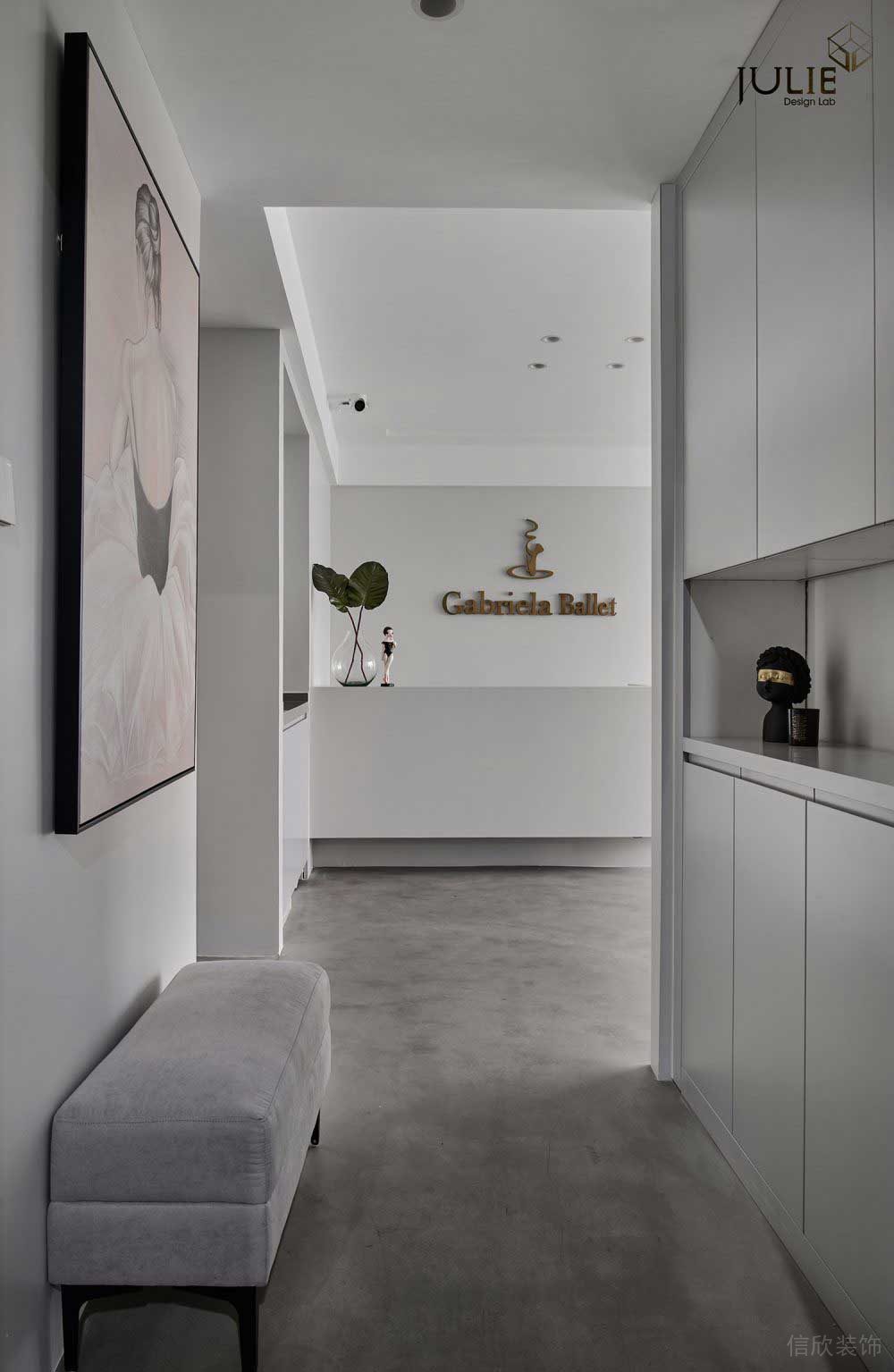 工作室瑜伽舞蹈培訓(xùn)機(jī)構(gòu)內(nèi)嵌式墻體收納柜裝修pvc地板效果圖