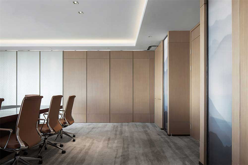 深圳市寶安1000平國(guó)中創(chuàng)投辦公室裝修會(huì)議室