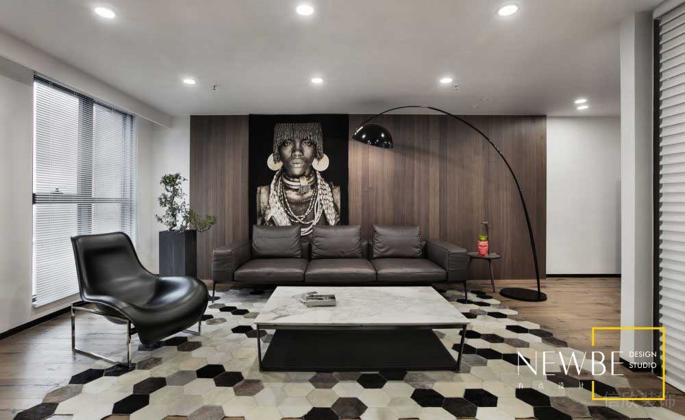 皮革沙發(fā)時尚藝術(shù)感工作室實(shí)木裝修瓷磚鋪貼大理石茶幾效果圖百葉窗落地玻璃窗戶效果圖