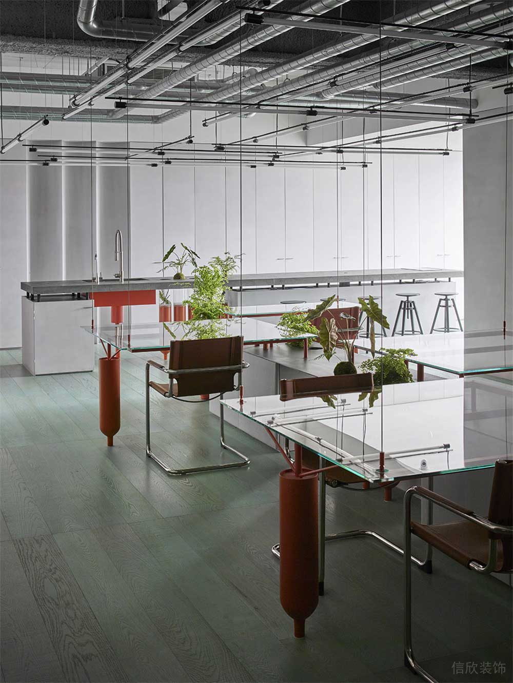 深圳市寶安區(qū)工業(yè)風(fēng)辦公室設(shè)計(jì)裝修辦公區(qū)