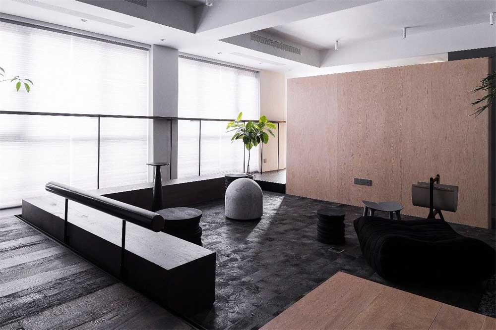 深圳市羅湖1600平原木風(fēng)辦公室裝修設(shè)計(jì)接待區(qū)