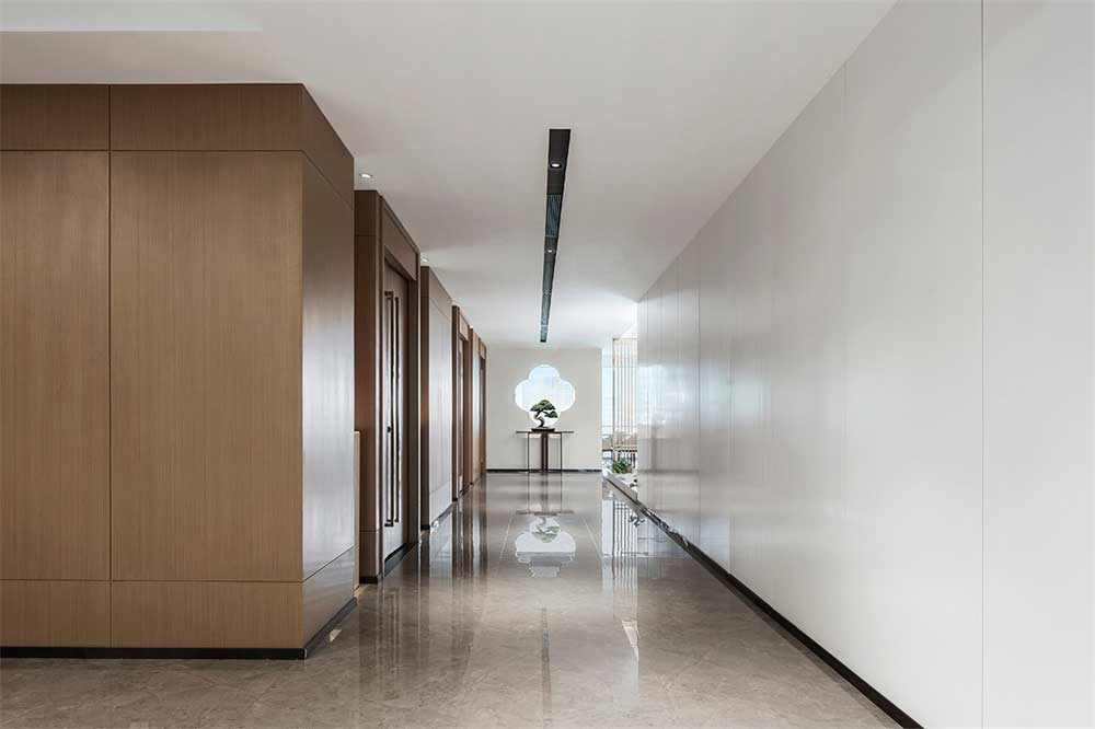 深圳市寶安1000平國(guó)中創(chuàng)投辦公室裝修過(guò)道