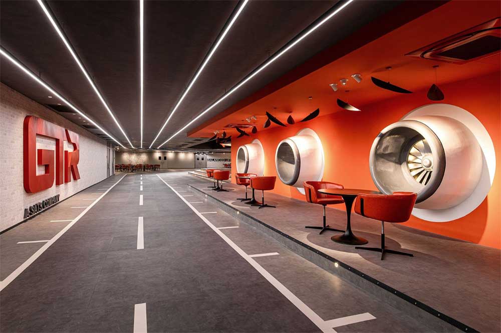 深圳南山區(qū)工業(yè)風(fēng)格機(jī)場(chǎng)主題辦公室設(shè)計(jì)裝修-過(guò)道