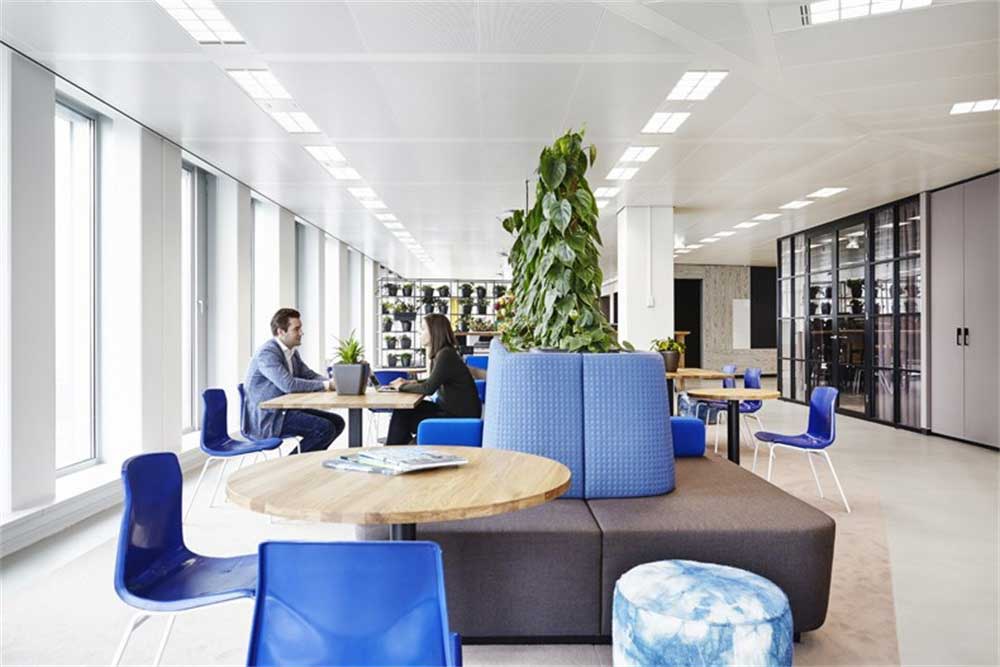 深圳鹽田壹海城簡(jiǎn)約風(fēng)格辦公室裝修設(shè)計(jì)案例洽談廳