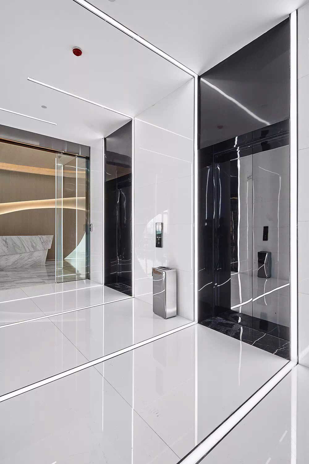 深圳市南山1200平輕奢風(fēng)金融公司辦公室裝修電梯間 深圳市南山1200平輕奢風(fēng)金融公司辦公室裝修電梯間