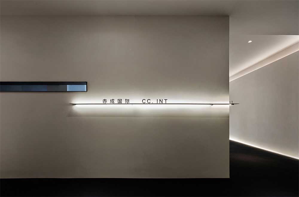 深圳龍崗區(qū)輕奢簡(jiǎn)約辦公室設(shè)計(jì)裝修-前廳過(guò)道