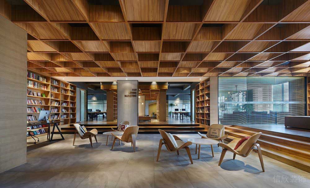 圖書館裝修設(shè)計(jì)實(shí)木效果實(shí)木天花鏤空格子柜設(shè)計(jì)