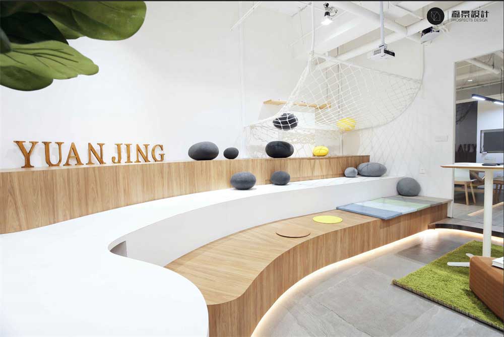 深圳市南山北歐風設(shè)計公司裝修木藝沙發(fā)