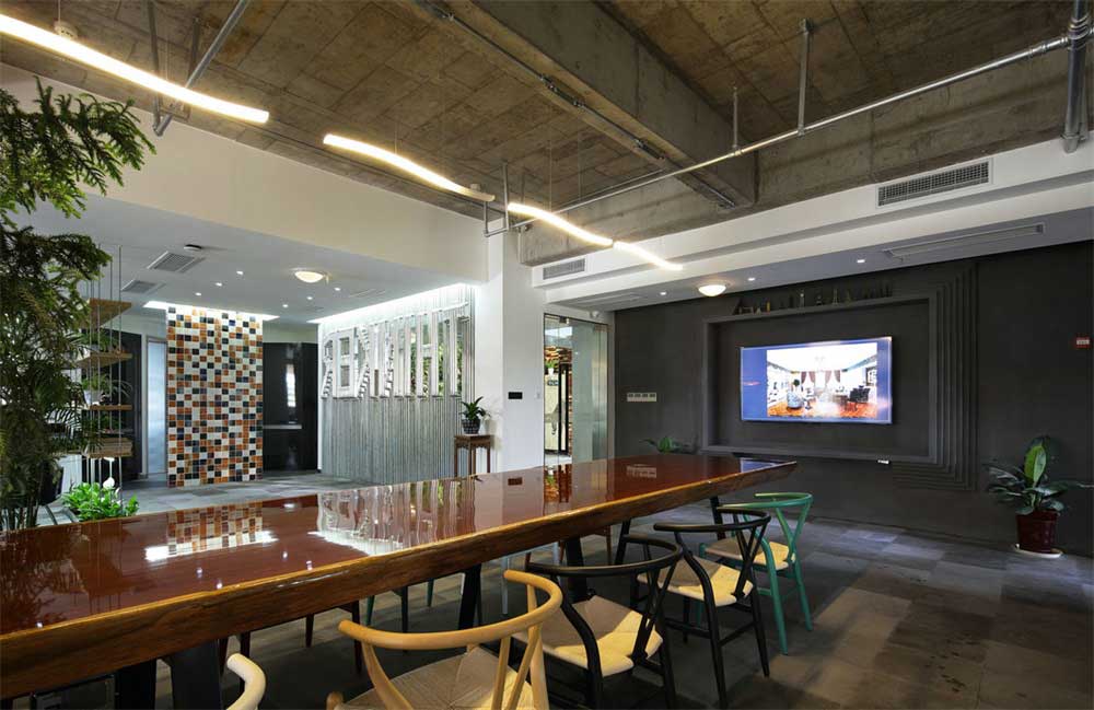 深圳南山香江金融中心工業(yè)風(fēng)辦公室裝修設(shè)計(jì)案例會(huì)議區(qū)