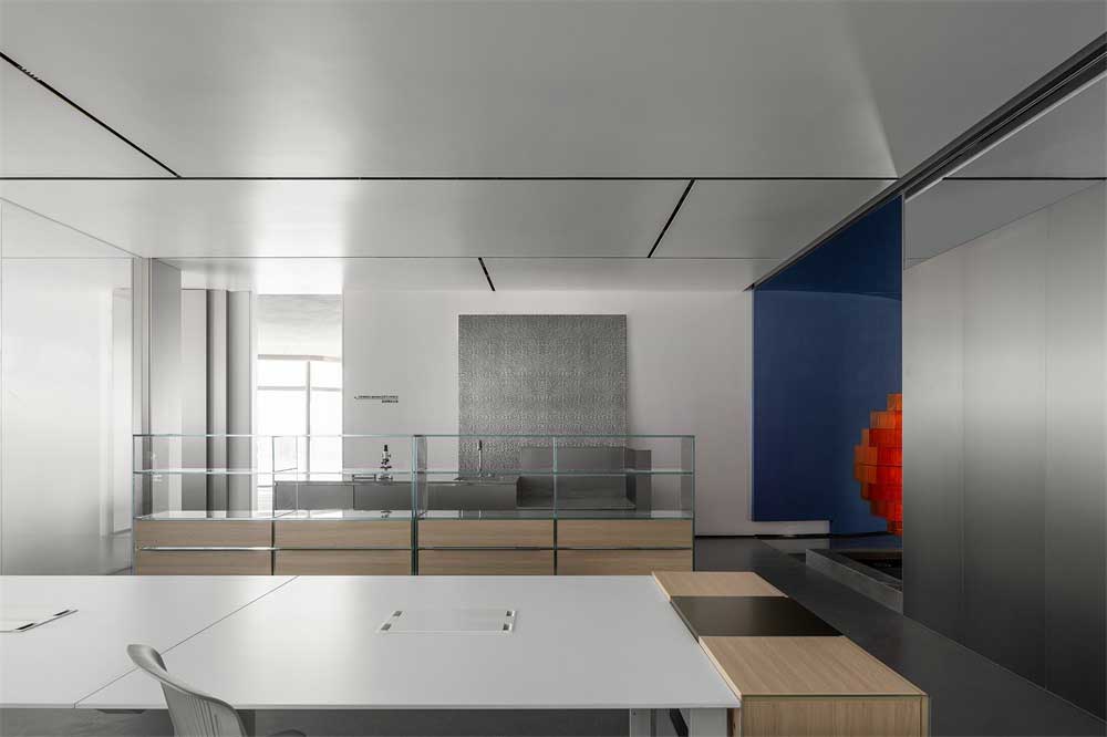 深圳福田800平方現(xiàn)代簡(jiǎn)約風(fēng)格辦公室裝修辦公區(qū)墻面裝飾