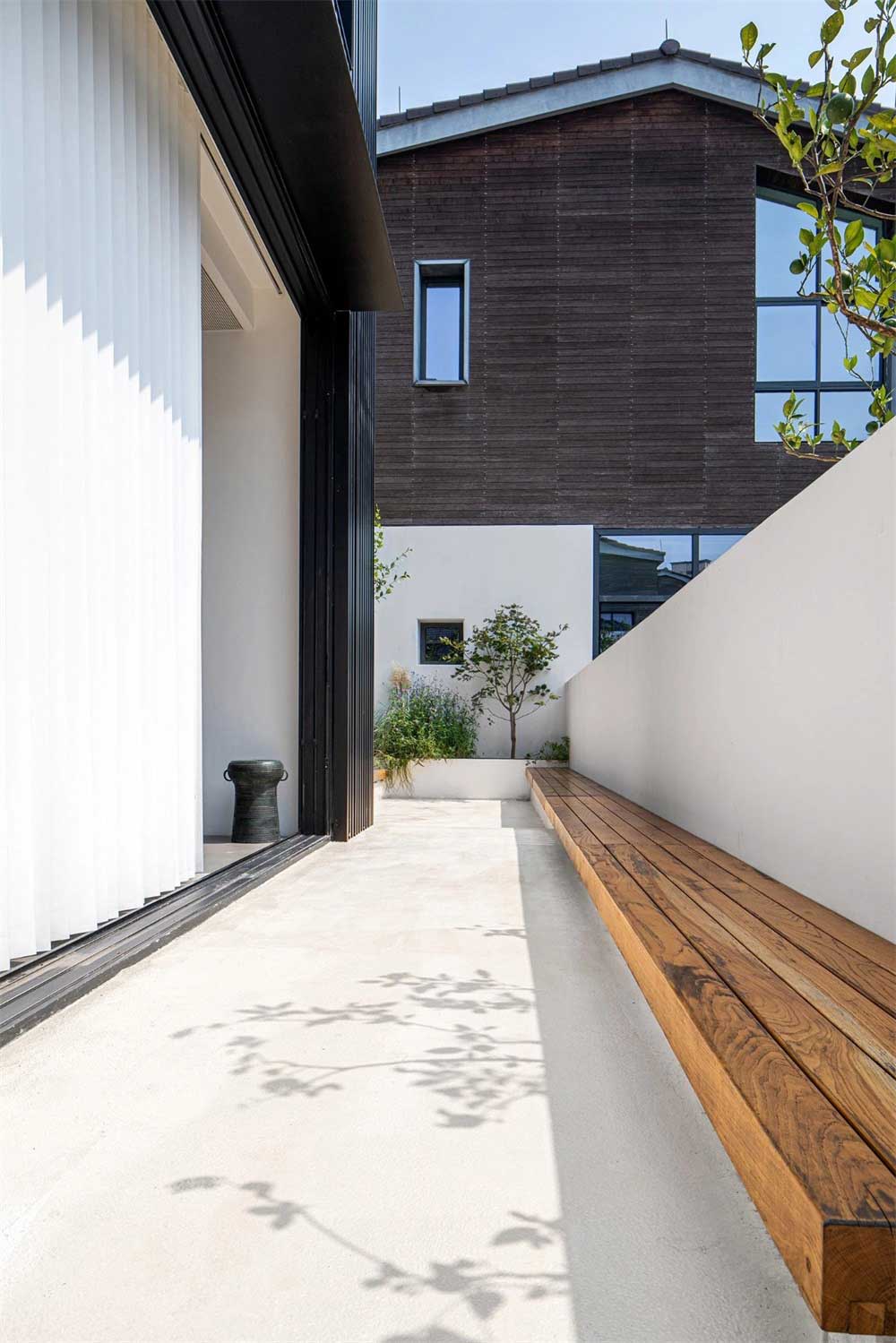 深圳市寶安區(qū)辦公室設(shè)計裝修庭院 深圳市寶安區(qū)辦公室設(shè)計裝修庭院