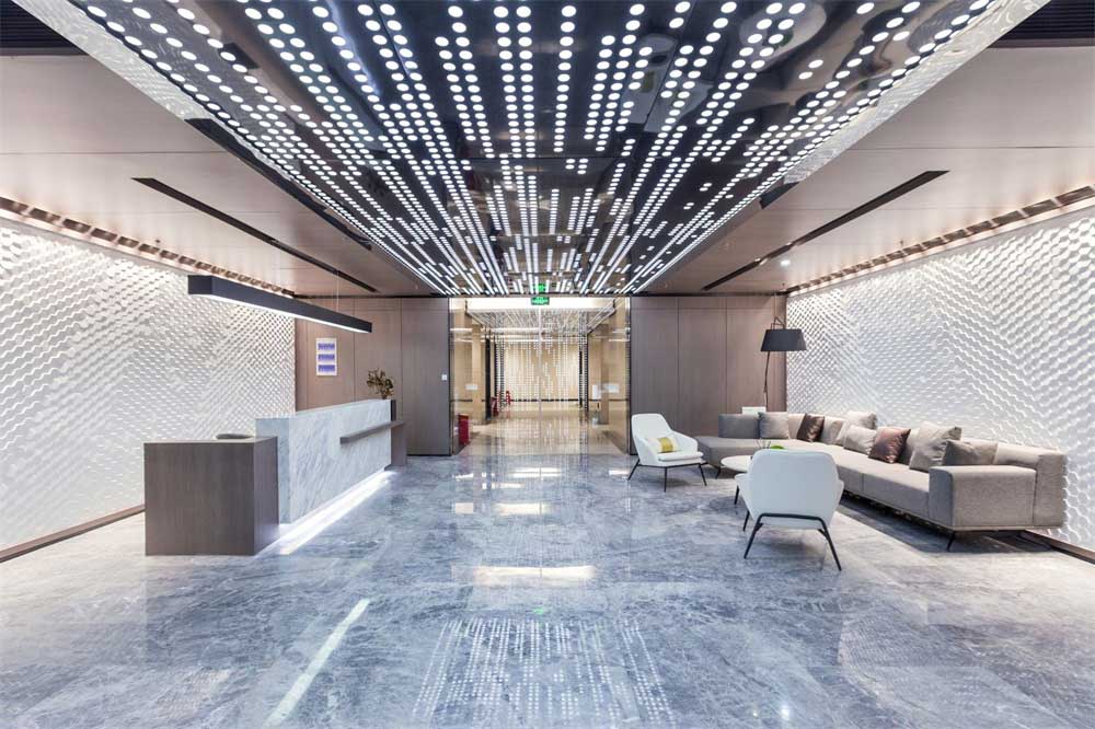 深圳市福田區(qū)車公廟現(xiàn)代輕奢辦公室設(shè)計裝修大廳