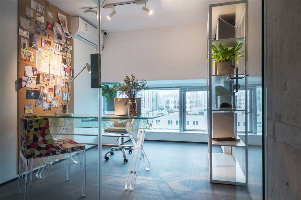 深圳市南山自然風(fēng)辦公室裝修設(shè)計經(jīng)理室