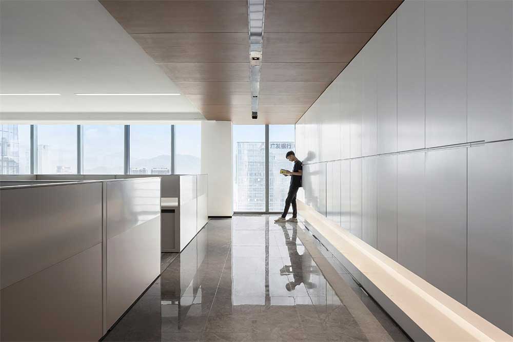 深圳市寶安1000平國(guó)中創(chuàng)投辦公室裝修辦公區(qū)