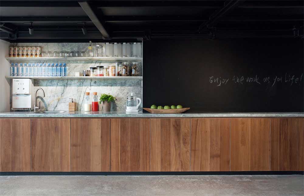 深圳市南山自然風(fēng)辦公室裝修設(shè)計吧臺