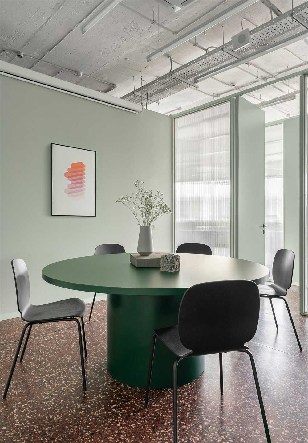 深圳南山區(qū)辦公室設(shè)計(jì)裝修——會(huì)議區(qū)