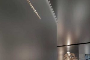 銀色金屬墻體設(shè)計金色字體效果圖辦公室裝修